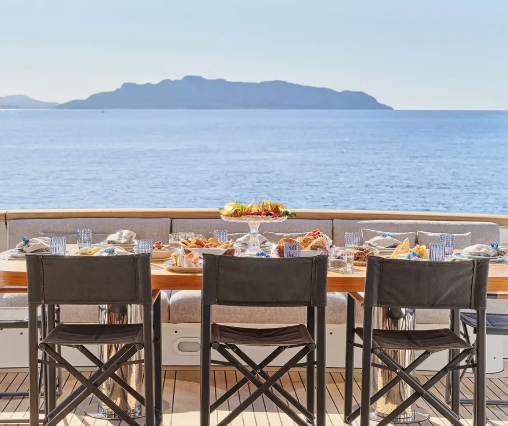 Top 10 Motoryacht Charters in Greece - tigra alfresco