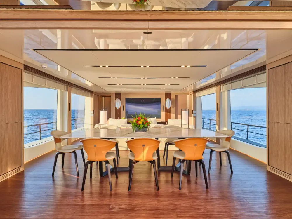 Four Joys Motor Yacht - dining