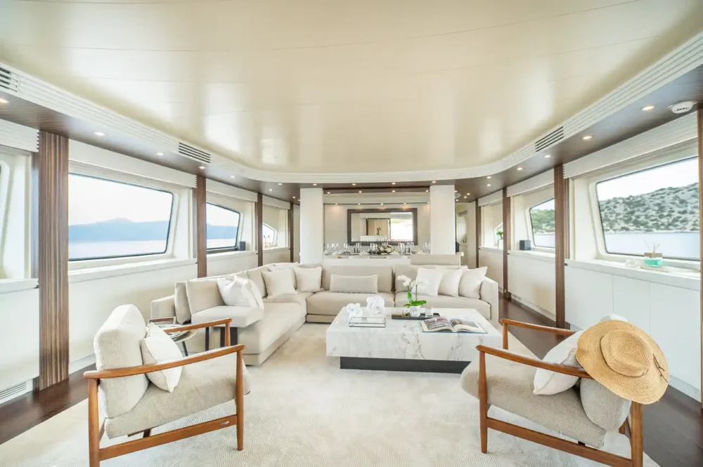 Pareaki II Motor Yacht - Main Saloon